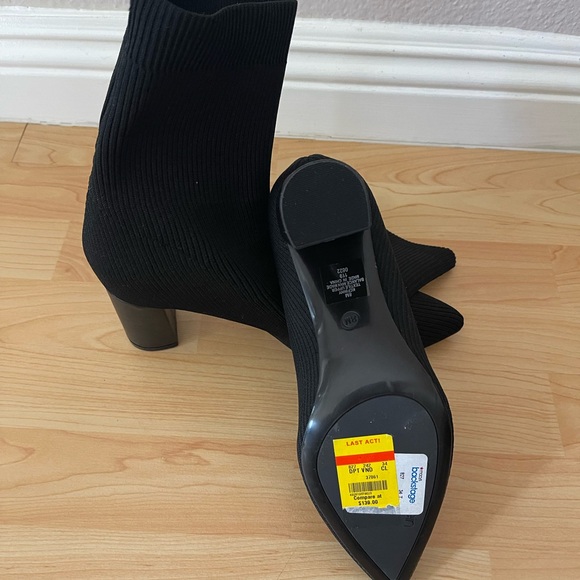 NEW 🎈Calvin Kline Boots black stretch top with chunky heels - Picture 7 of 7